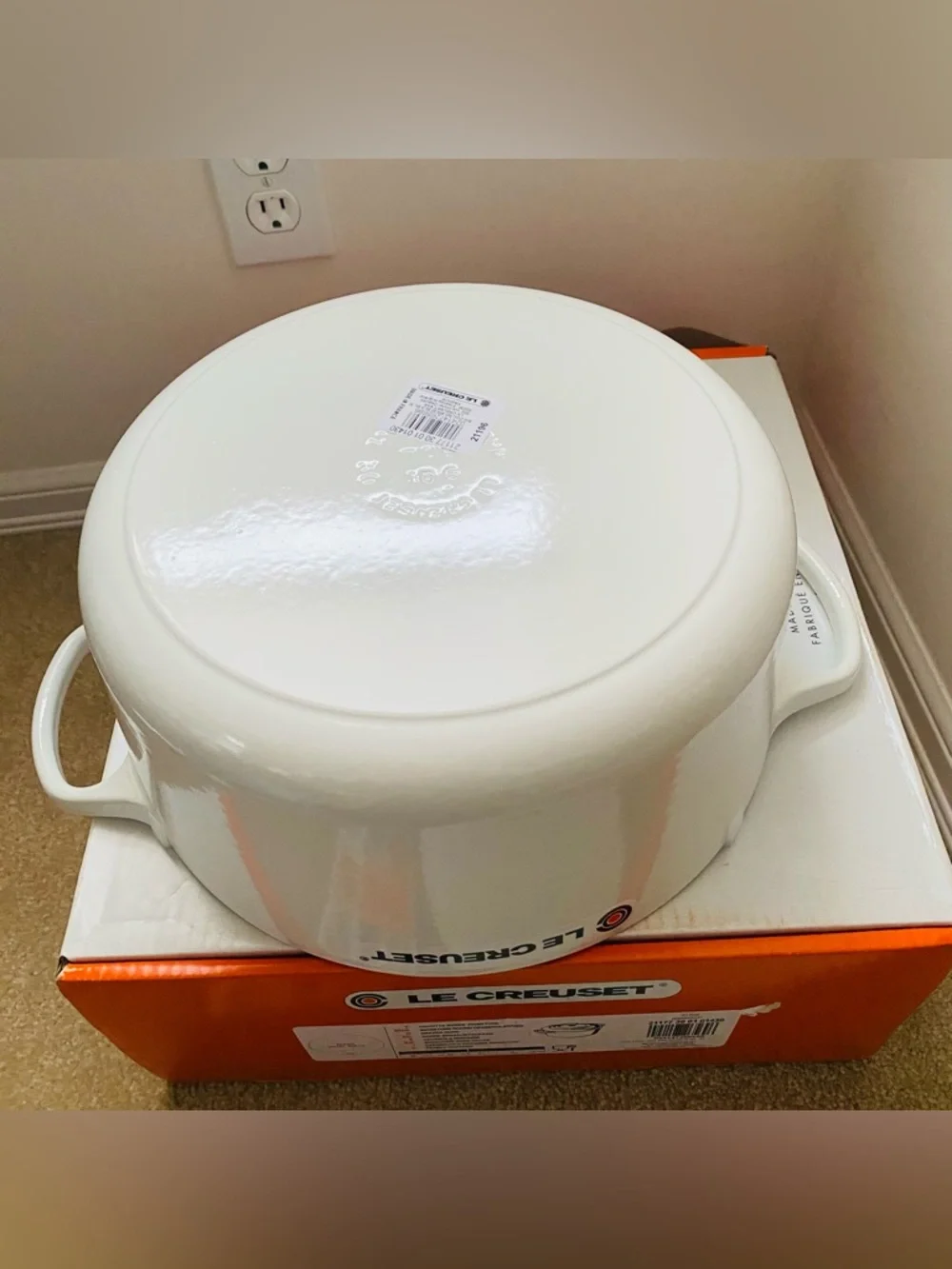 Le Creuset new big 30 9qt white cast iron pot pan